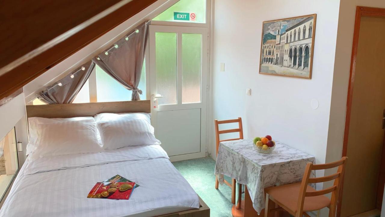 Laura Studio Apartman Mlini Exteriör bild
